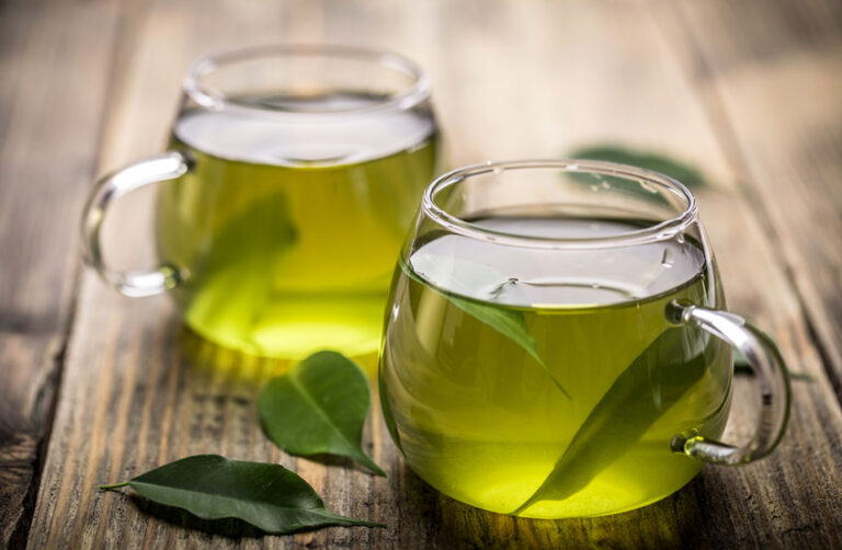 Comment le thé vert peut-il contribuer à la perte du poids ?